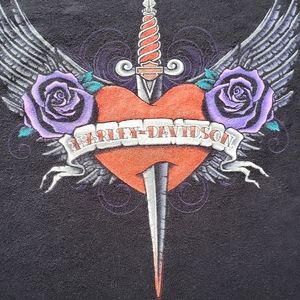 Harley Davidson T Shirt - Size M - Black with heart, dagger and rose design